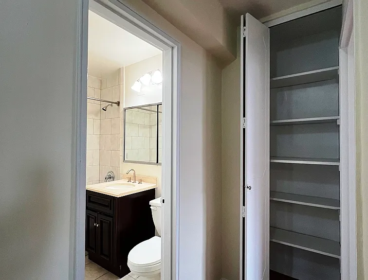 23-50 Waters Edge Dr #D — Photo 16