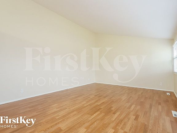 3rd image of 660 Jefferson Ave