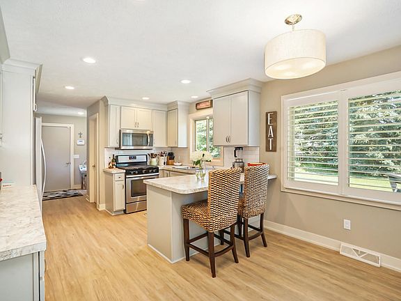 5th image of 7337 Old Lantern Dr SE