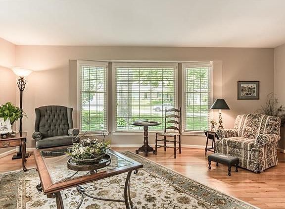 5th image of 8105 Dearborn Dr
