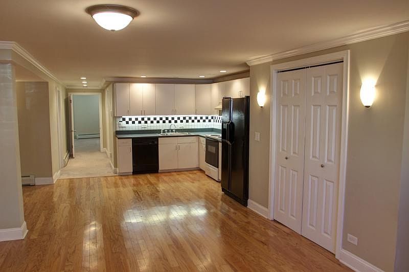 1st image of 2619 W Greenleaf Ave #Unt