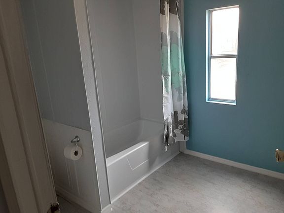 3rd image of 404 Blue Sky Dr