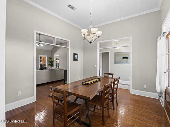 5th image of 134 Bradfield Rd