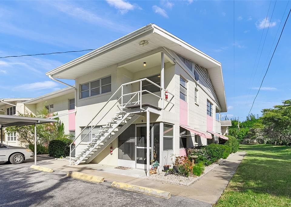 1st image of 2507 Beneva Rd Unit 10