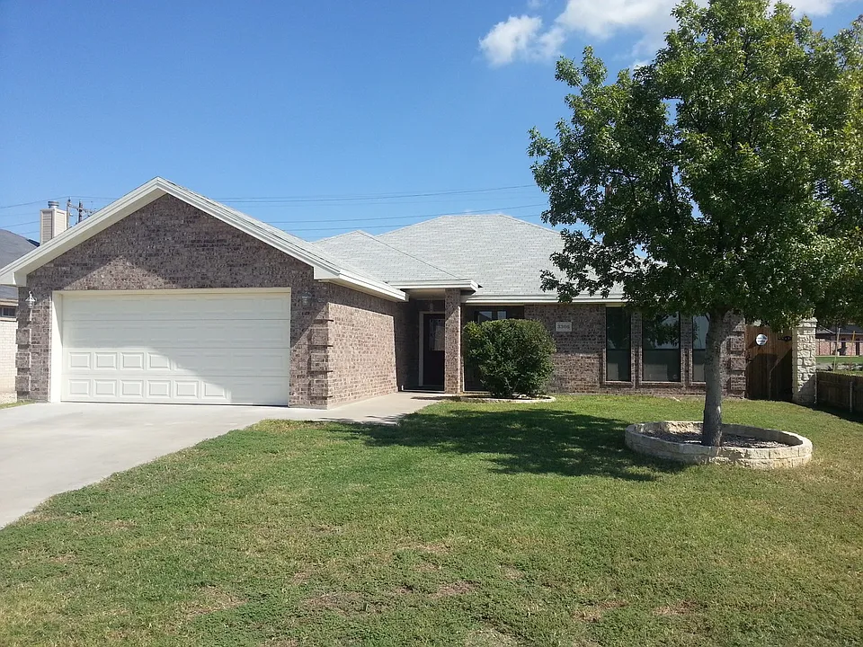 3306 Edgewood Dr