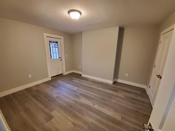 3rd image of 374 Forrest St #1R