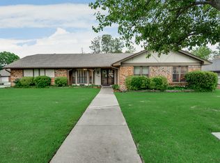 6760 Greenacres Dr, North Richland Hills, TX 76182