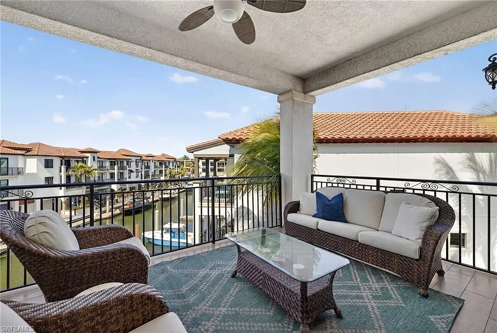 3 bed, 3.5 bath, 2391 sqft, $22,000 — Photo 3