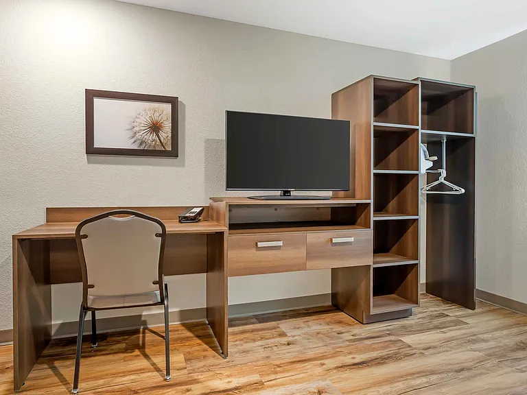Studio Suite - 1 Queen Bed