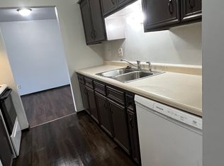 8845 41st Ave APT 9, Kenosha, WI 53142