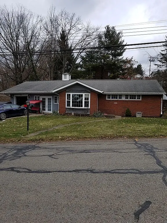 100 Gilmore Dr photo 1