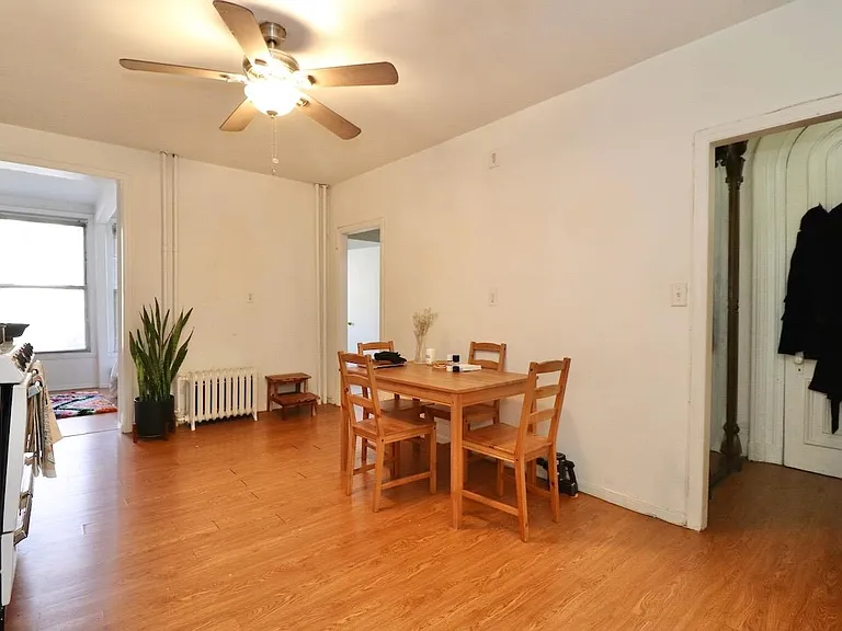 270 Montgomery St #2 — Photo 12