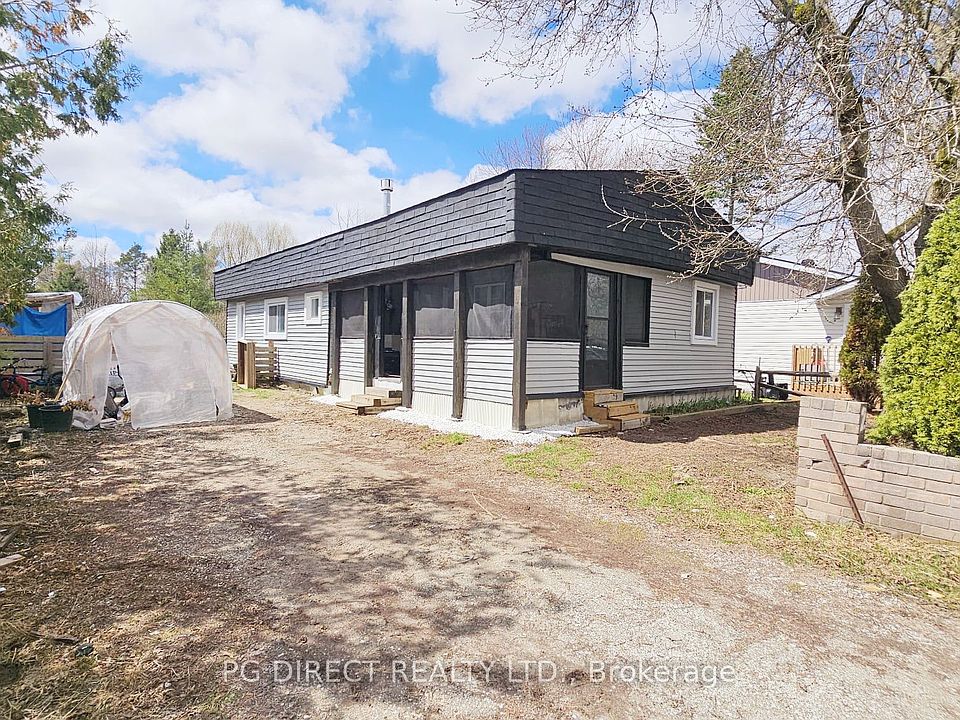 1st image of 2 Shamrock Cres