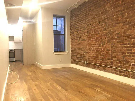 Rented by Premier Metro Realty Corp | media 29