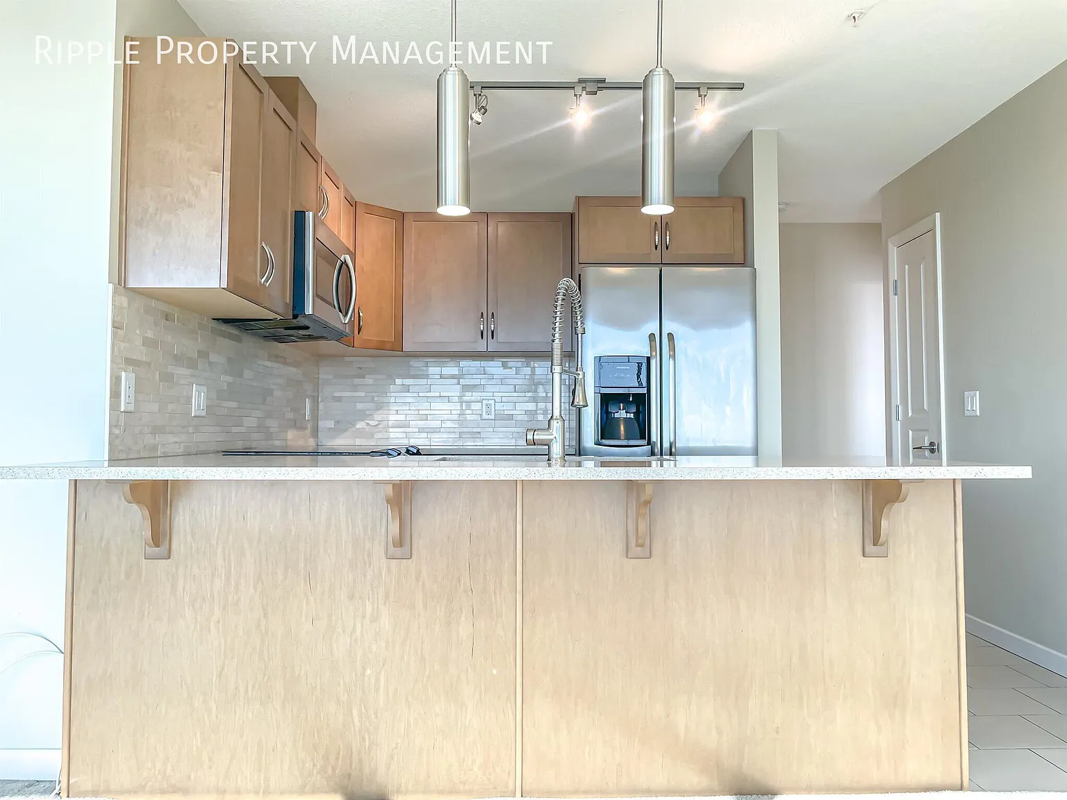 Great 2 Beds/ 2 Baths Condo In The Community Of Victoria Park — Photo 4