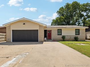 4909 Barr Dr, Sand Springs, OK 74063