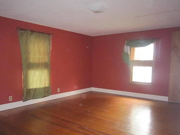 5th image of 1022 23rd St