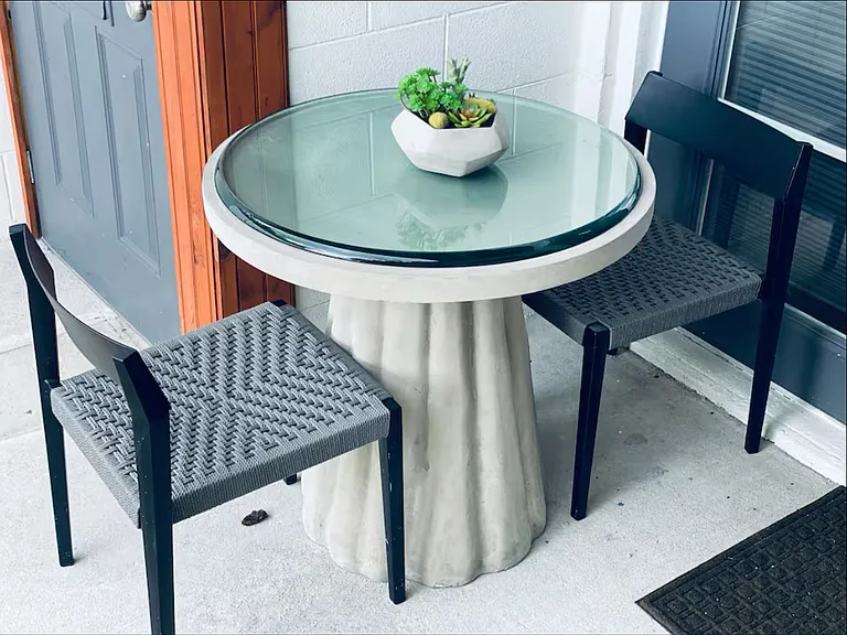 304 Granada Dr — Photo 2
