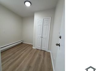 10401 S Ewing Ave #2R, Chicago, IL 60617