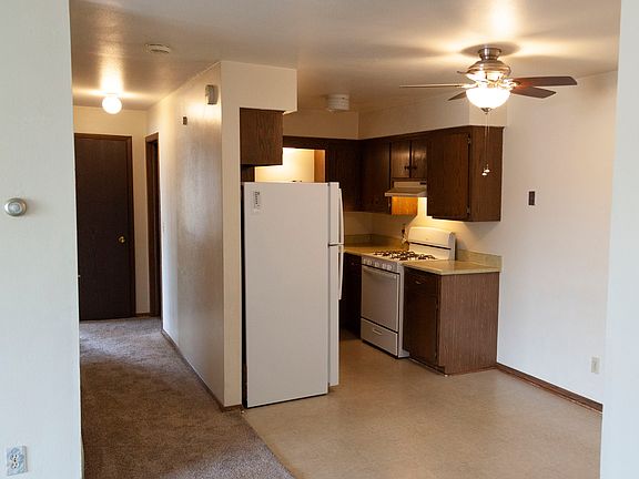 3rd image of 826 Wheelock Ave