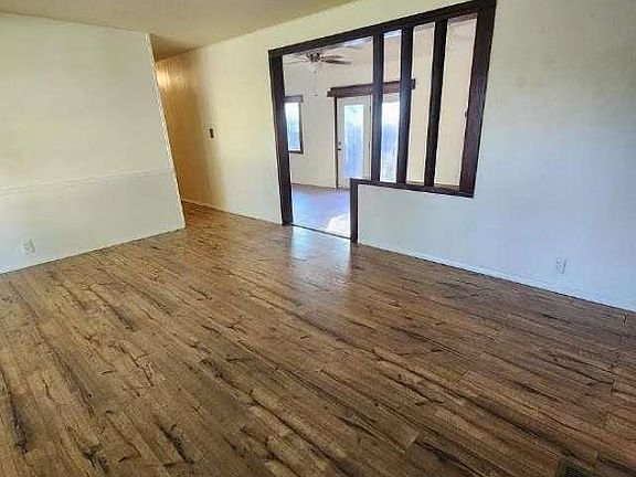 3rd image of 115 S La Huerta Cir