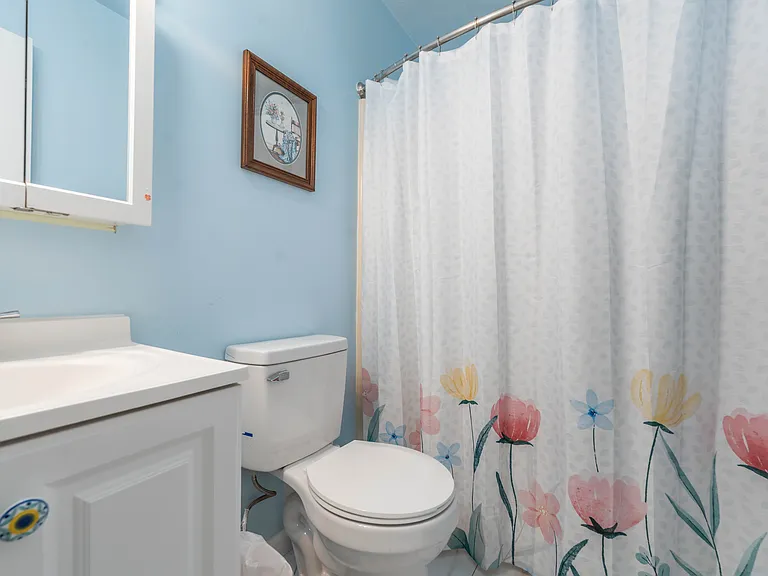 2056 Chelsea Lanestate College — Photo 12
