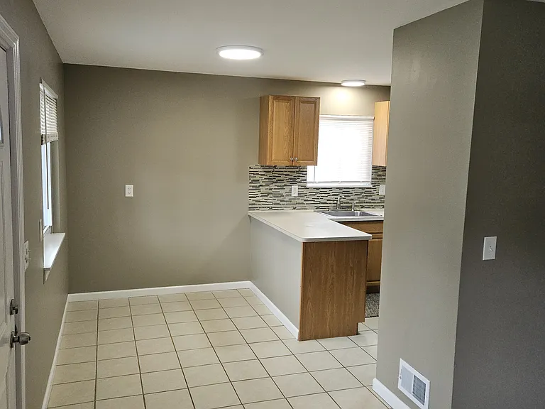 1170 E Harwood Ave — Photo 7