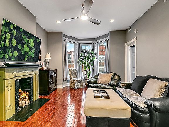 2nd image of 1611 N Wood St #2