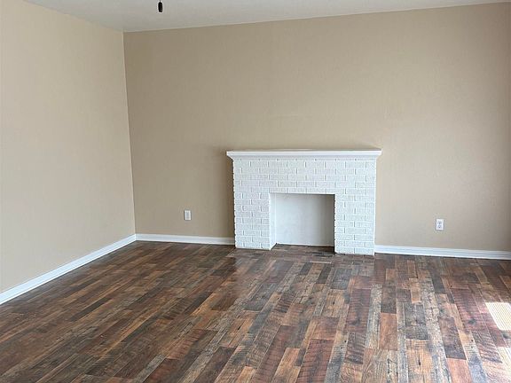 3rd image of 2625 N Gidding St