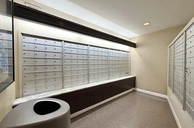 3930 N Pine Grove Ave #1708 — Photo 4