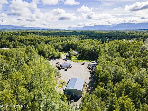 5th image of 5747 N Cunningham Rd