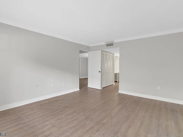 1830 Maravilla Ave #806 — Photo 23