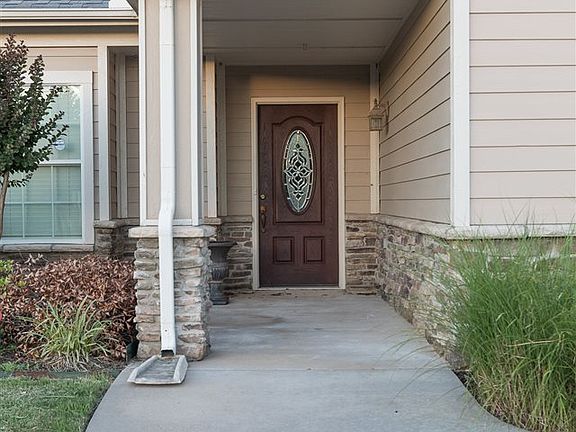 3rd image of 509 NW Fairway Villa Dr