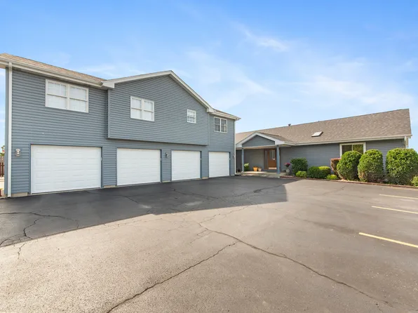 323 E Liberty St, Wauconda, IL 60084