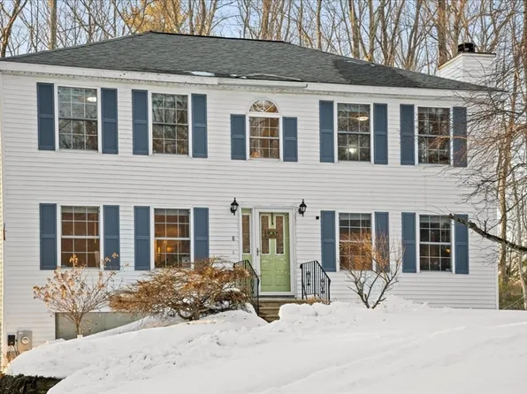 8 Hemlock St, Paxton, MA 01612