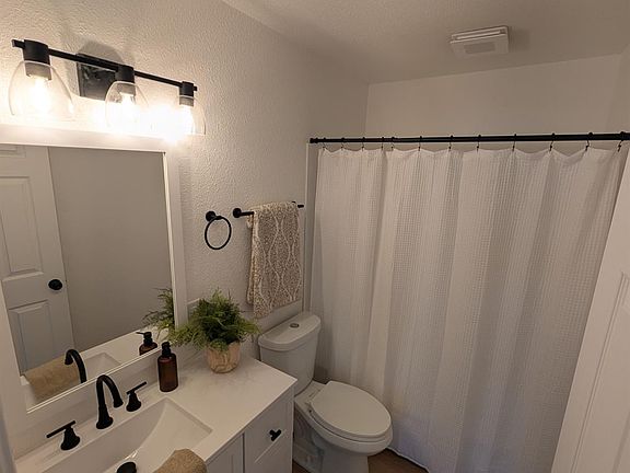 5th image of 9309 Barth St
