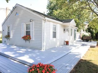 11 Hawthorne St, Warren, RI 02885