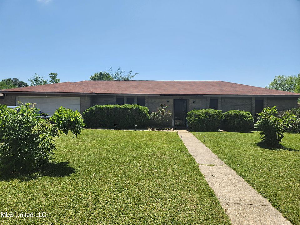 1st image of 2319 Lynn Ave