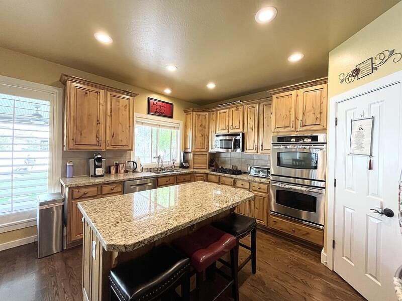 1st image of 2035 E Quartzridge Dr