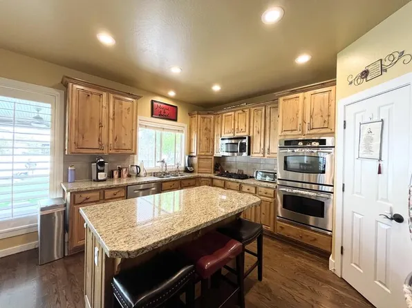 2035 E Quartzridge Dr, Sandy, UT 84092