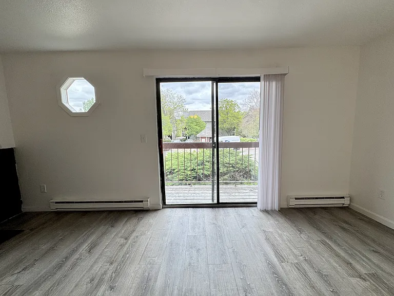 4501 Boardwalk Dr #J-J-93 — Photo 3