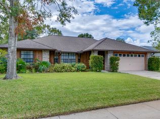 927 Whisperpine Dr, Melbourne, FL 32901