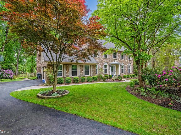 2nd image of 3280 Dutch Mill Ct