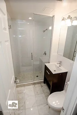 Rented by Jonis Realty | media 8