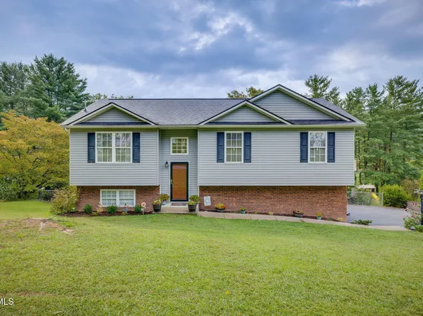 5821 Seneca Dr, Kingsport, TN 37664