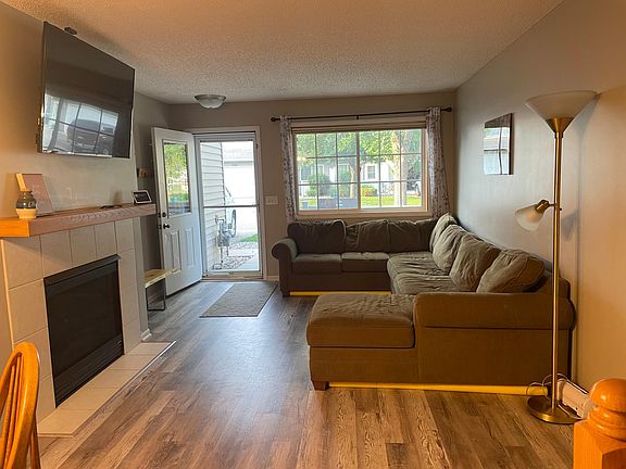 2nd image of 2575 Yellowstone Dr