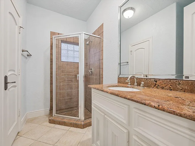 2128 Harold St #A — Photo 11