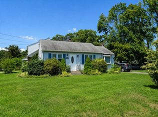 24 Herbert St, Longmeadow, MA 01106