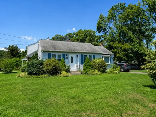 24 Herbert St, Longmeadow, MA 01106