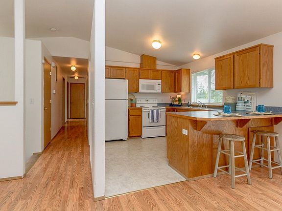 5th image of 15204 67th Avenue Ct E